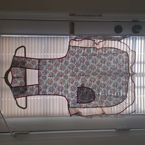 Vintage Over the Head Red & Blue Floral Print Smock Apron w/ Red and Lace Trim